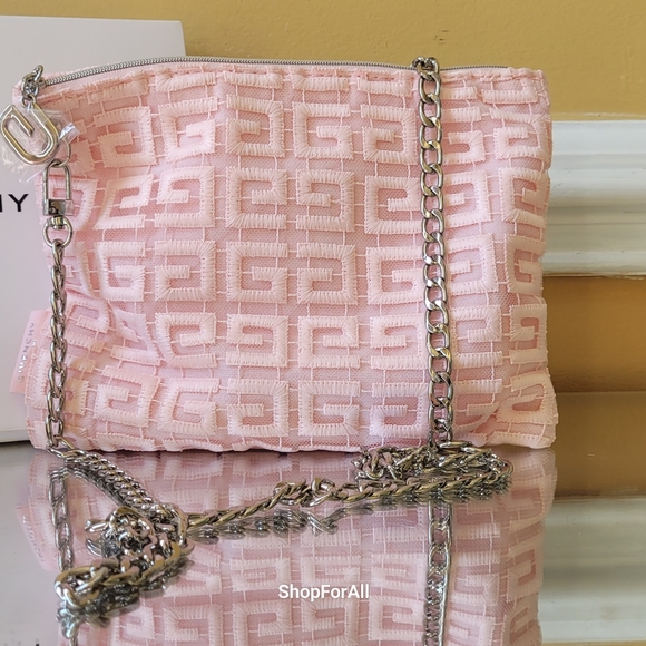 Givenchy - Picture 5 of 16